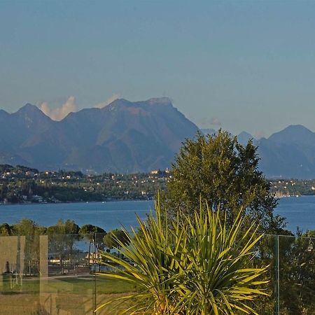 Villa Bianca Luxury Apartments デセンツァーノ・デル・ガルダ エクステリア 写真